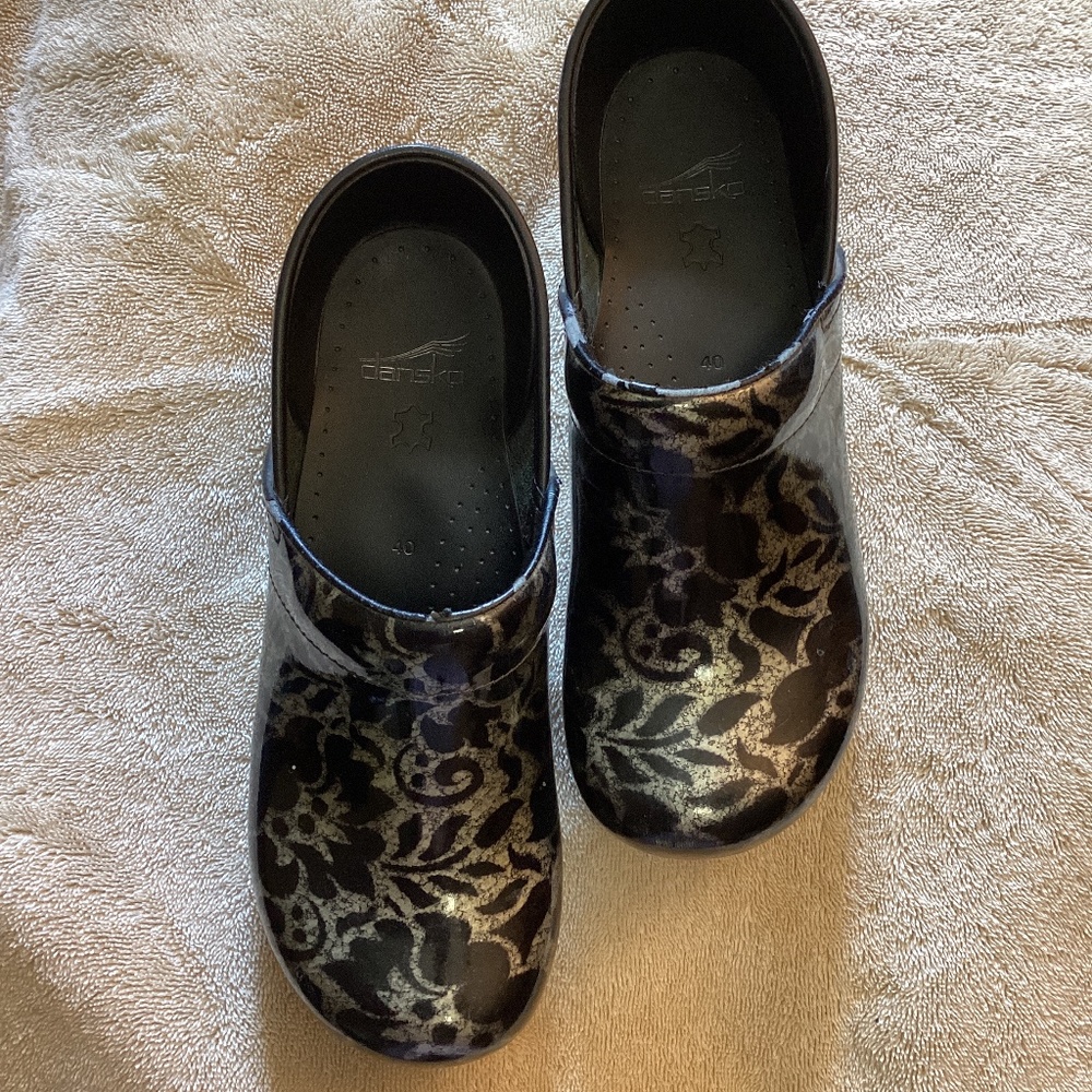 DANSKO Clogs Size 40 9.5-10 NURSE WAITRESS Shoes